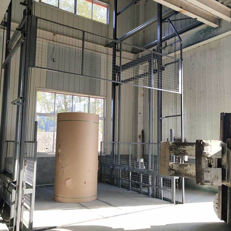 導(dǎo)軌式升降機(jī)